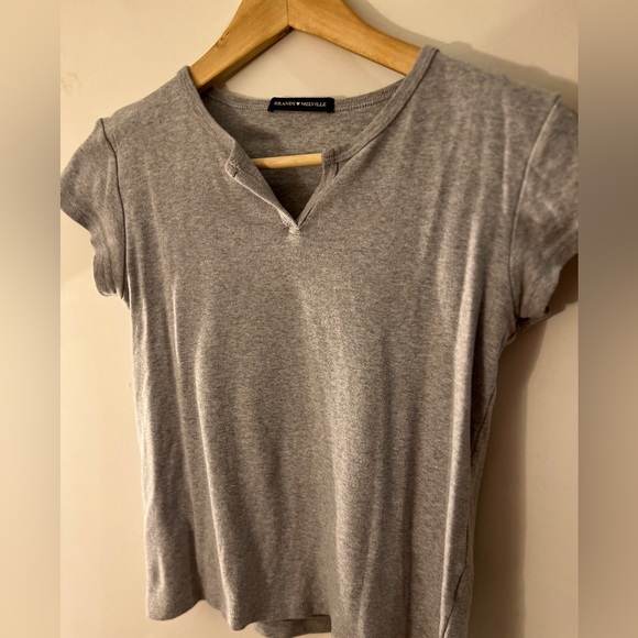 Brandy Melville Cropped T Shirt OS GUC - Picture 3 of 4